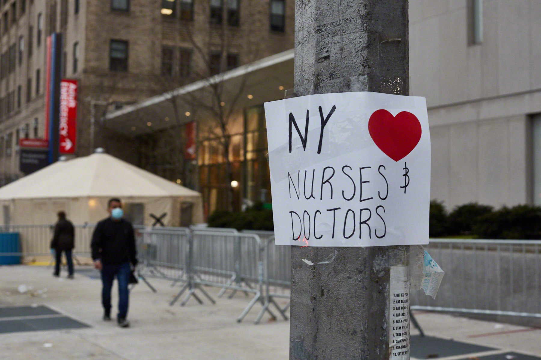 sign in front of NYC hospital celebrating medical staff during coronavirus 