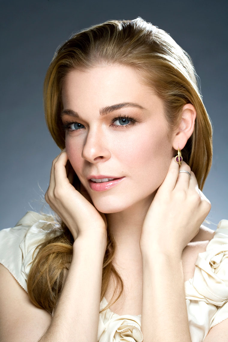 LeAnne Rimes portrait by NYC photographer Monte Isom