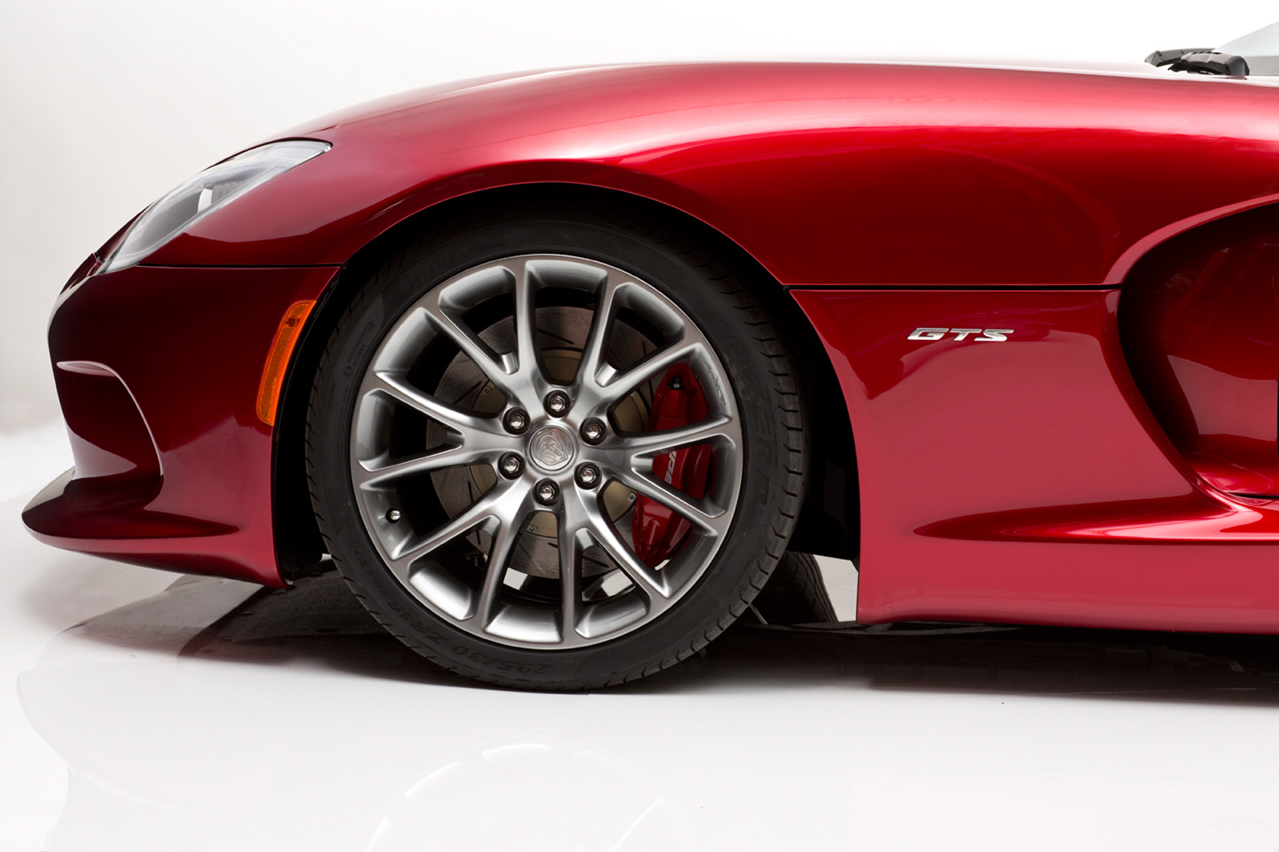 Photo of 2013 Dodge Viper for populatr mechanic.